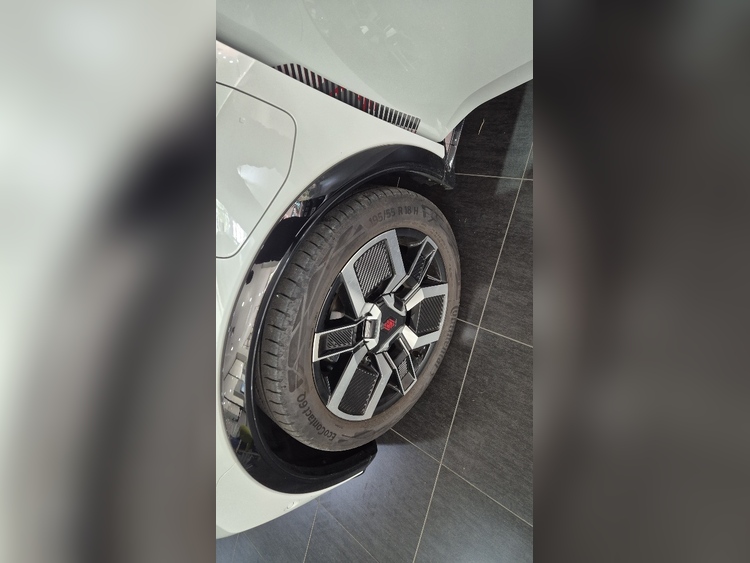 Renault 5 E-Tech 150 Comfort Range Iconic Five foto 12